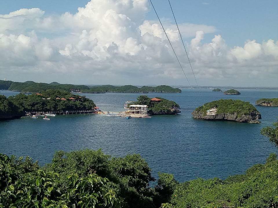 Traditional Filipino Transient House And Huts Near 100 Islands Wharfアラミノス エクステリア 写真